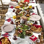 Fi̇li̇zce Konuk Evi * Alacati
