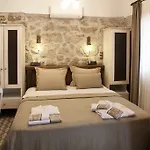 Pensiune Fi̇li̇zce Konuk Evi Alacati