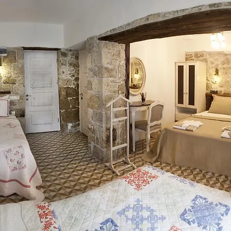 Casa de hóspedes Fi̇li̇zce Konuk Evi Alacati