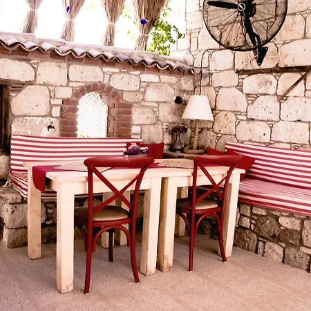 Fi̇li̇zce Konuk Evi Alacati