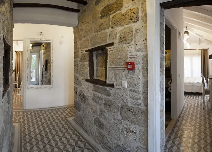Fi̇li̇zce Konuk Evi Alacati