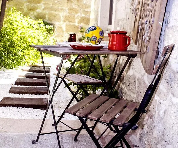 Fi̇li̇zce Konuk Evi *