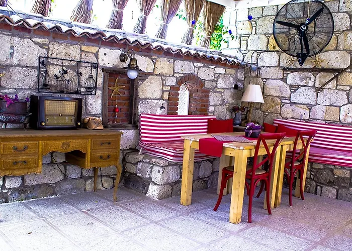 Fi̇li̇zce Konuk Evi Maison d'hôtes