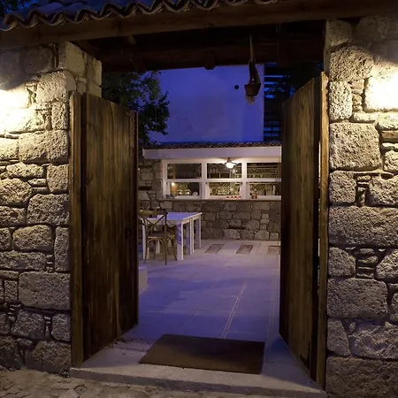 Fi̇li̇zce Konuk Evi Guest house Alacati