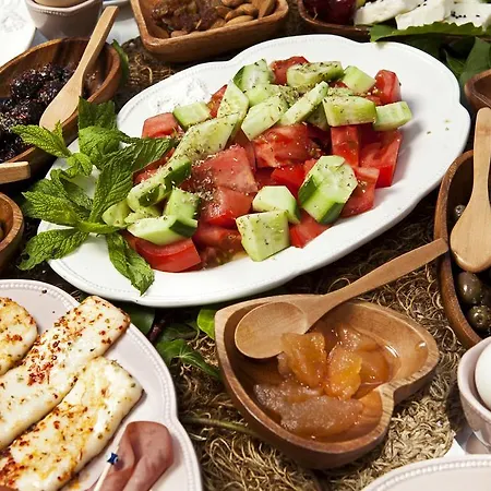 Fi̇li̇zce Konuk Evi Pensión Alaçatı