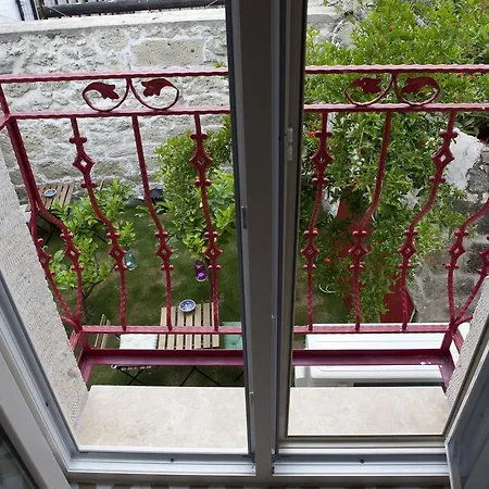 Fi̇li̇zce Konuk Evi * Alaçatı