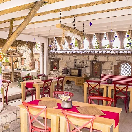 Fi̇li̇zce Konuk Evi Pensión